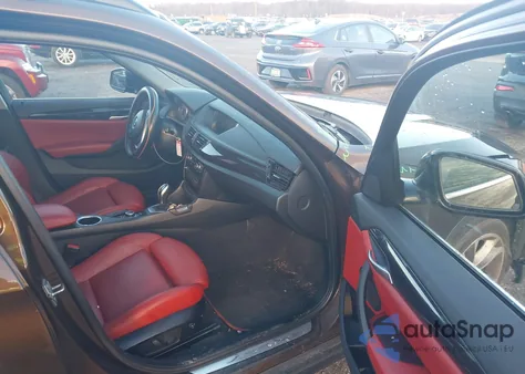 2014 BMW X1 xDrive28I z USA, uszkodzony, nr VIN WBAVL1C54EVY17442